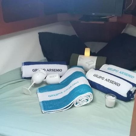 Boat-Apartamento Flotante Cadiz.. La Juanita Arroyo Екстериор снимка