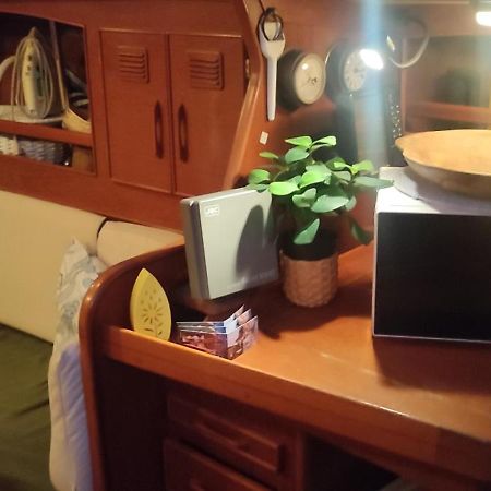 Boat-Apartamento Flotante Cadiz.. La Juanita Arroyo Екстериор снимка