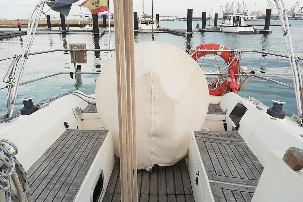 Boat-Apartamento Flotante Cadiz.. La Juanita Arroyo Екстериор снимка