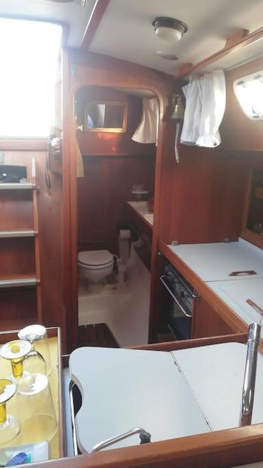 Boat-Apartamento Flotante Cadiz.. La Juanita Arroyo Екстериор снимка