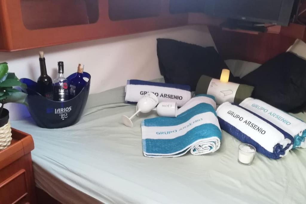 Boat-Apartamento Flotante Cadiz.. La Juanita Arroyo Екстериор снимка